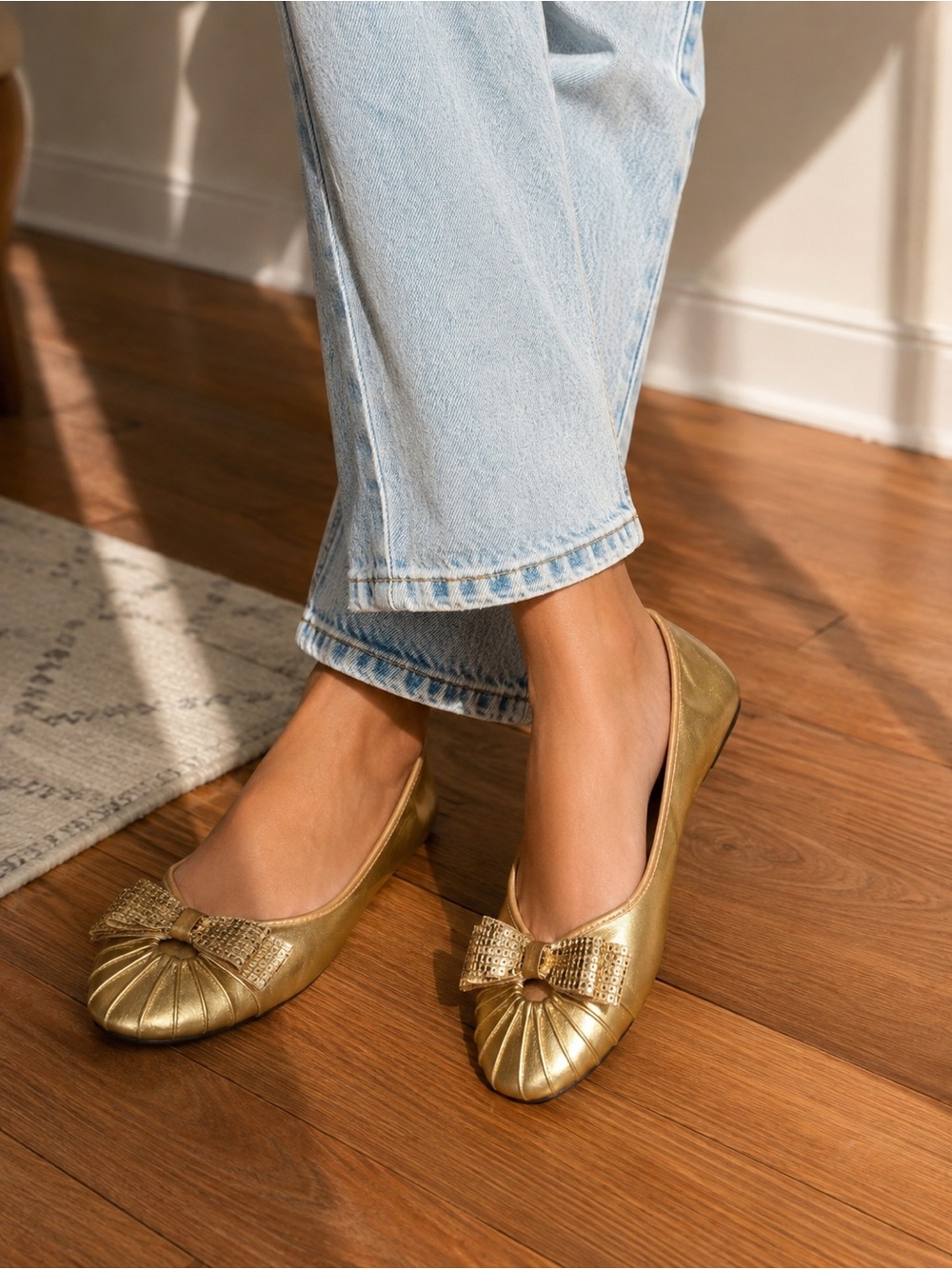 NEW American Eagle Women’s Gold Metallic Ballet Flats Sequin Bow Shoes Size 8.5